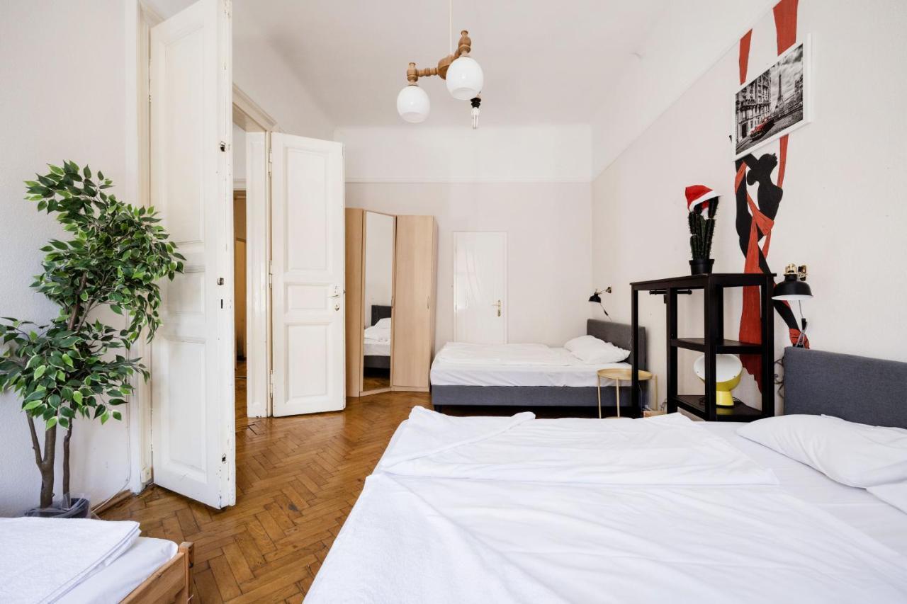 Downtown Circus Apartment Budapest Exterior foto